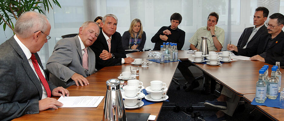 2009: Bundesinnenminister Wolfgang Schäuble beim Redaktionsbesuch in den Räumen der Heilbronner Stimme.