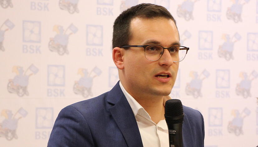 Tim Breitkreuz hei&szlig;t der neue CDU-Abgeordnete im Wahlkreis Hohenlohe. Er folgt auf Arnulf von Eyb, der seit 2011 im Landtag sa&szlig;.