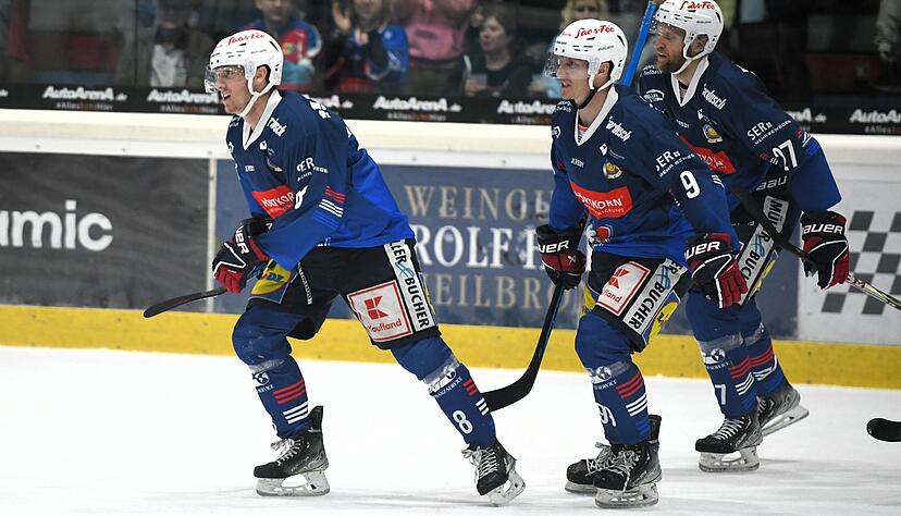 Vertrautes Bild: In der vergangenen Saison konnten Pontus (links) und Linus Wernerson Libäck häufig für die Falken jubeln. Vertrautes Bild: In der vergangenen Saison konnten Pontus (links) und Linus Wernerson Libäck häufig für die Falken jubeln.