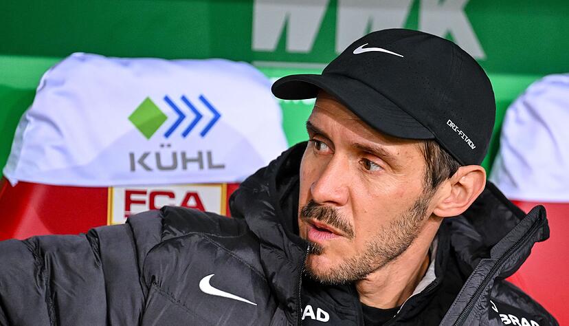 Freiburgs Trainer Julian Schuster bestreitet das Europa-League-Spiel gegen Maccabi mit seiner Elf unter erhöhten Sicherheitsmaßnahmen. (Archivbild) Freiburgs Trainer Julian Schuster bestreitet das Europa-League-Spiel gegen Maccabi mit seiner Elf unter erhöhten Sicherheitsmaßnahmen. (Archivbild)