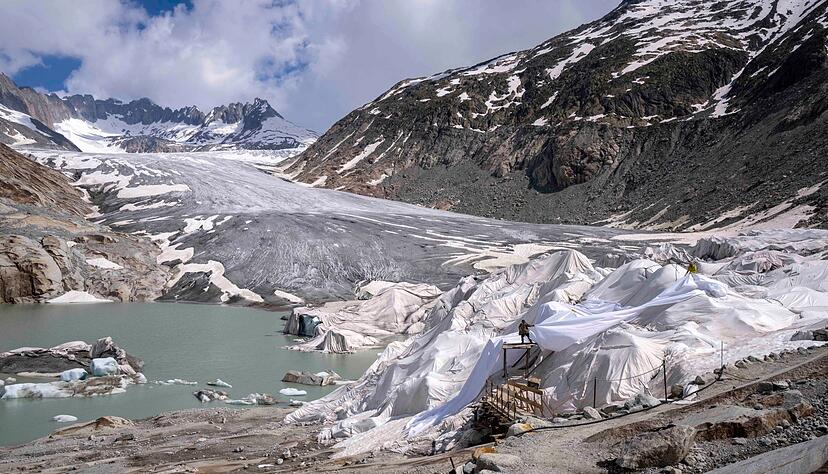 Die Schweizer Gletscher haben innerhalb von zehn Jahren ein Viertel ihrer Eismasse verloren (Archivbild) Die Schweizer Gletscher haben innerhalb von zehn Jahren ein Viertel ihrer Eismasse verloren (Archivbild)