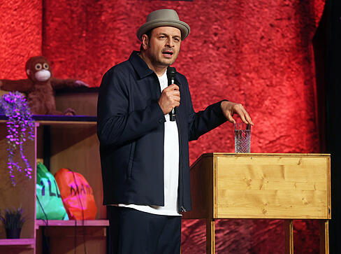 Kaya Yanar war mit seinem Bühnenprogramm "Lost" zu Gast in der Harmonie Heilbronn. Kaya Yanar war mit seinem Bühnenprogramm "Lost" zu Gast in der Harmonie Heilbronn.