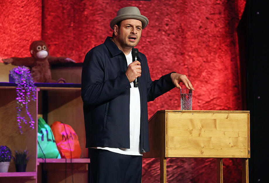 Kaya Yanar war mit seinem Bühnenprogramm "Lost" zu Gast in der Harmonie Heilbronn. Kaya Yanar war mit seinem Bühnenprogramm "Lost" zu Gast in der Harmonie Heilbronn.