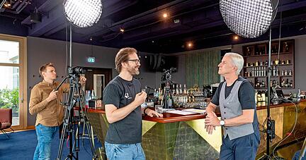 In der 30. Ausstrahlung des Stimme-Talkformats "Ohne Ausrede" sprach Chefredakteur Uwe Ralf Heer (rechts) mit Thomas Bornheim über KI.
Foto: Mario Berger