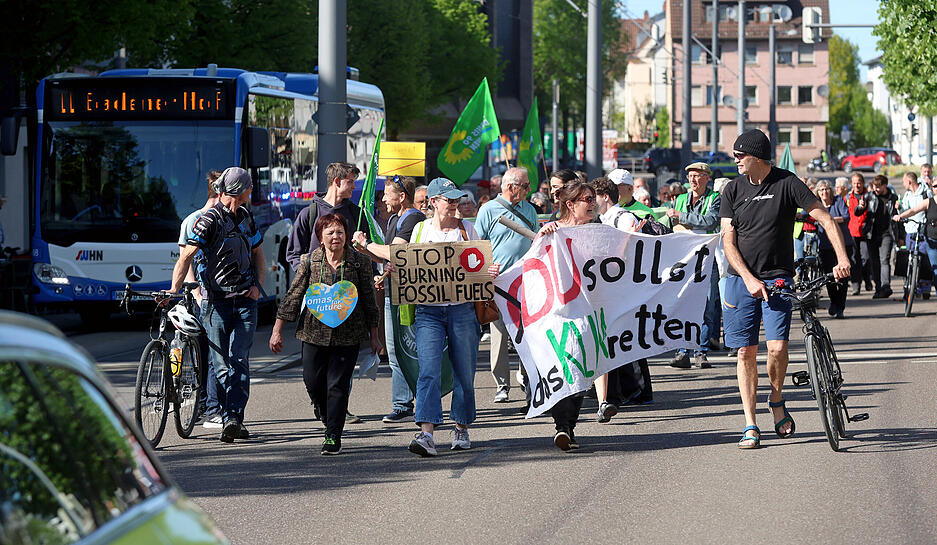 Die Demonstranten fordern ein Umdenken in der Energiepolitik.