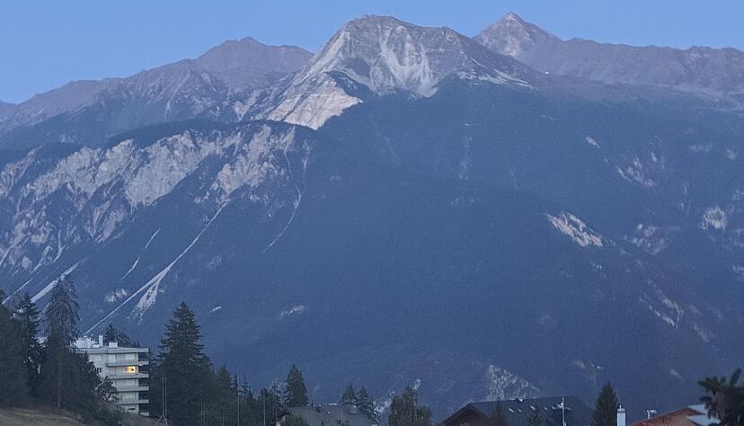 Hohe Berge, kleine Seen, bekannte Golfplätze und Skipisten und elegante Geschäfte: Das ist Cran-Montana im französischen Teil des Wallis heute. Hohe Berge, kleine Seen, bekannte Golfplätze und Skipisten und elegante Geschäfte: Das ist Cran-Montana im französischen Teil des Wallis heute.