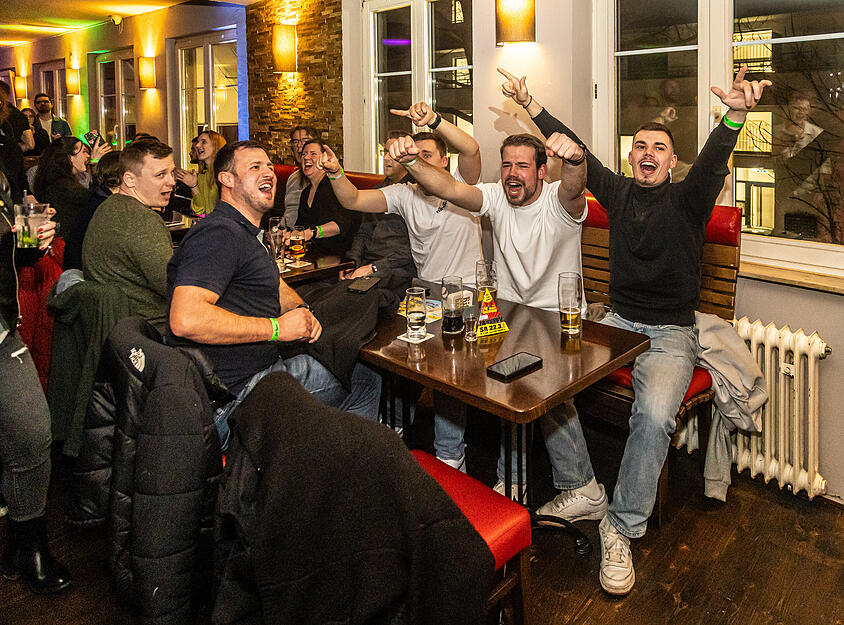 Mitsingen und -grölen ist bei der Live-Nacht erwünscht. Zum 34. Mal fand das Event in Heilbronn statt. Mitsingen und -grölen ist bei der Live-Nacht erwünscht. Zum 34. Mal fand das Event in Heilbronn statt.