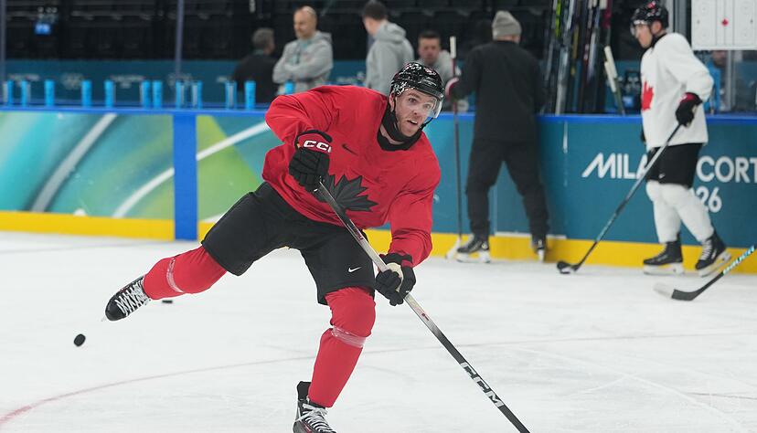 Ebenfalls ein Topstar, der bei Olympia aufl&auml;uft: Kanadas Connor McDavid trainierte am Sonntag erstmals in Mailand.