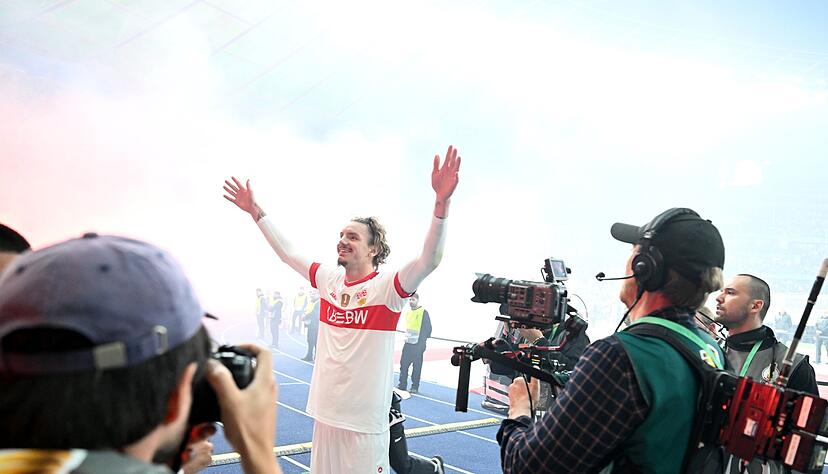 Nick Woltemade hat guten Grund, sich feiern zu lassen.