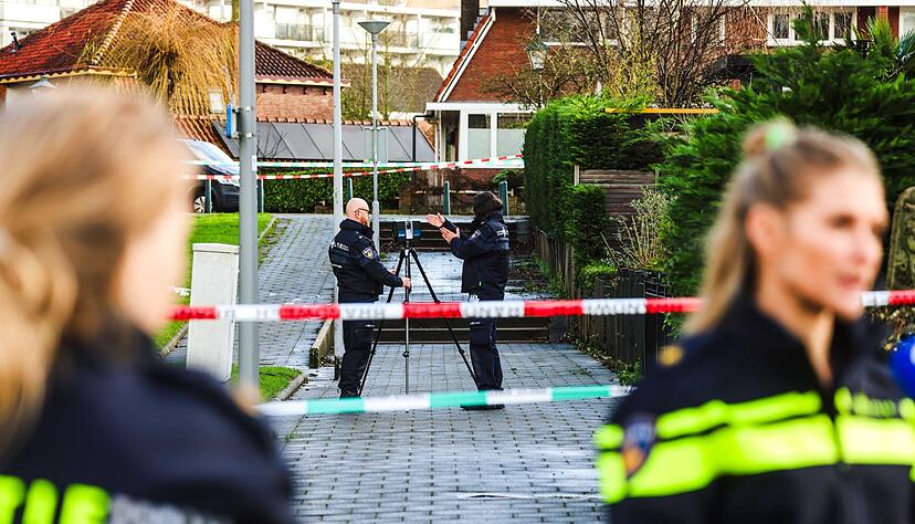 Nach einer Gro&szlig;fahndung hat die Polizei in Rotterdam einen 24-J&auml;hrigen gefasst, der drei M&auml;nner ohne erkennbaren Grund erschossen haben soll.