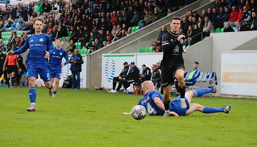 Lukas Böhm und seine Mitspieler beim VfR Heilbronn sind im Jahresendspurt gefordert. Trainer Manuel Fischer zeigt sich diesbezüglich optimistisch. Lukas Böhm und seine Mitspieler beim VfR Heilbronn sind im Jahresendspurt gefordert. Trainer Manuel Fischer zeigt sich diesbezüglich optimistisch.