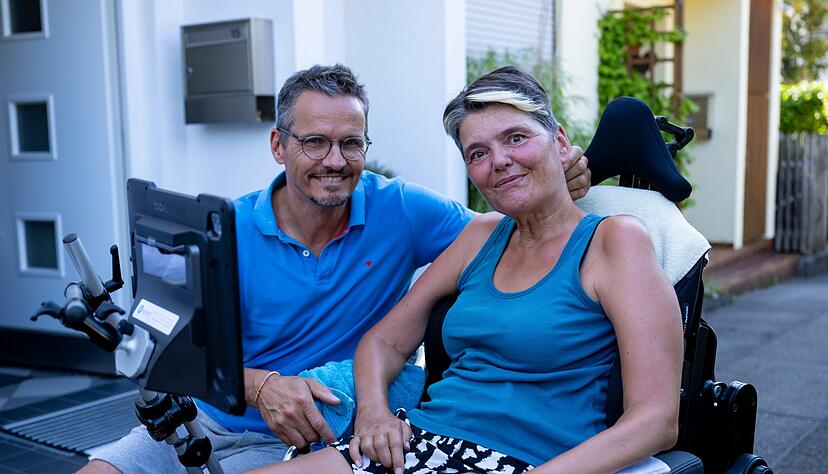 Die an ALS erkrankte Gabriele Engel und ihr Mann Thomas unternehmen einiges.