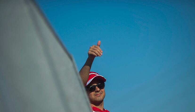 Daumen hoch für den Kampf um den WM-Titel von 2008: Felipe Massa. (Archivbild)