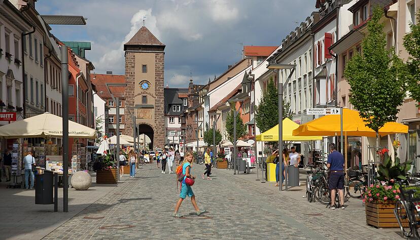 Fußgängerzone in der historischen Altstadt von Villingen. Fußgängerzone in der historischen Altstadt von Villingen.