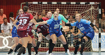 Trainer Thomas Zeitz konnte mit der Leistung der Sport-Union Neckarsulm im Bundesliga-Eröffnungsspiel nicht zufrieden sein. Trainer Thomas Zeitz konnte mit der Leistung der Sport-Union Neckarsulm im Bundesliga-Eröffnungsspiel nicht zufrieden sein.