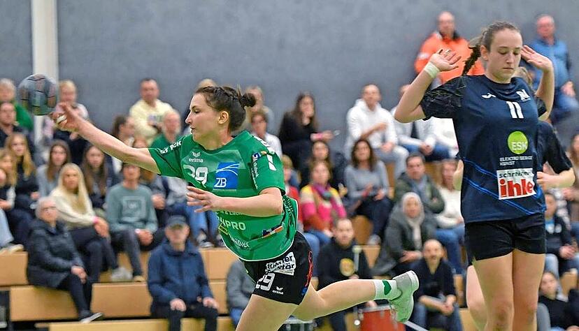 Die Fleiner Frauen um Kreisläuferin Marisa Brenner (links) wollen die starke Aufstiegssaison im zweiten Jahr bestätigen.
Foto: Archiv/Berger Die Fleiner Frauen um Kreisläuferin Marisa Brenner (links) wollen die starke Aufstiegssaison im zweiten Jahr bestätigen.
Foto: Archiv/Berger