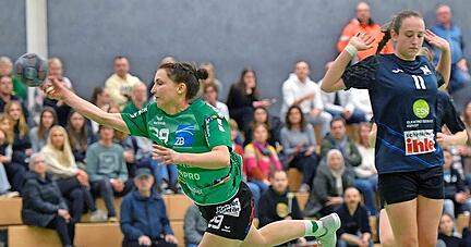 Die Fleiner Frauen um Kreisläuferin Marisa Brenner (links) wollen die starke Aufstiegssaison im zweiten Jahr bestätigen.
Foto: Archiv/Berger