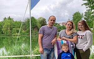 Familie Ehler aus Geisingen holt noch einmal Luft. Tatjana und Alexander Ehler hoffen, dass sie mit ihrer Event-Location in K&uuml;rze wieder starten d&uuml;rfen. Dann ist f&uuml;r Urlaube im Heilbronner Land nicht mehr viel Zeit.
Fotos: Ulrike Plapp-Schirmer
