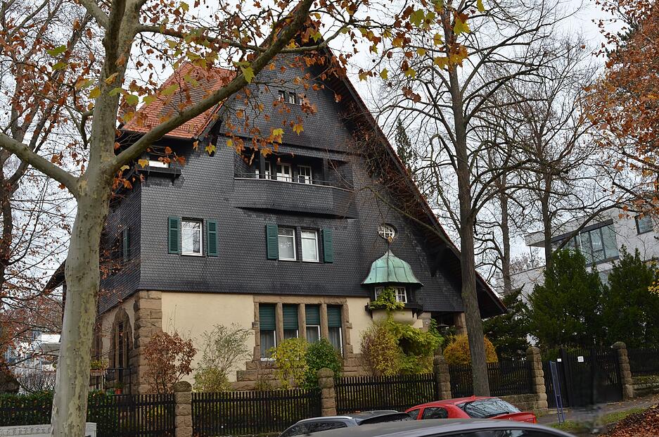 Die Villa in der Wollhausstraße 93 in Heilbronn wurde 1905 vom Frankfurter Architekten Hugo Eberhardt für den Knorr-Generaldirektor Gustav Pielenz errichtet. Die Villa in der Wollhausstraße 93 in Heilbronn wurde 1905 vom Frankfurter Architekten Hugo Eberhardt für den Knorr-Generaldirektor Gustav Pielenz errichtet.