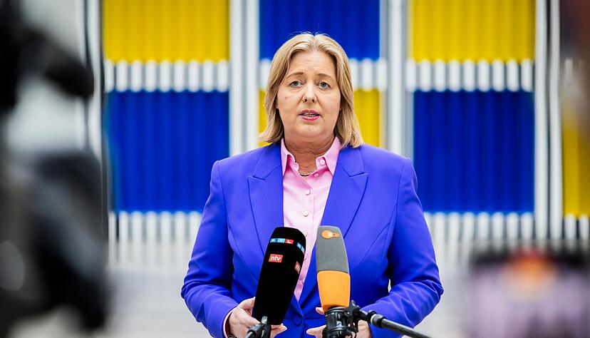 Arbeitsministerin B&auml;rbel Bas akzeptiert das Mindestlohn-Ergebnis.