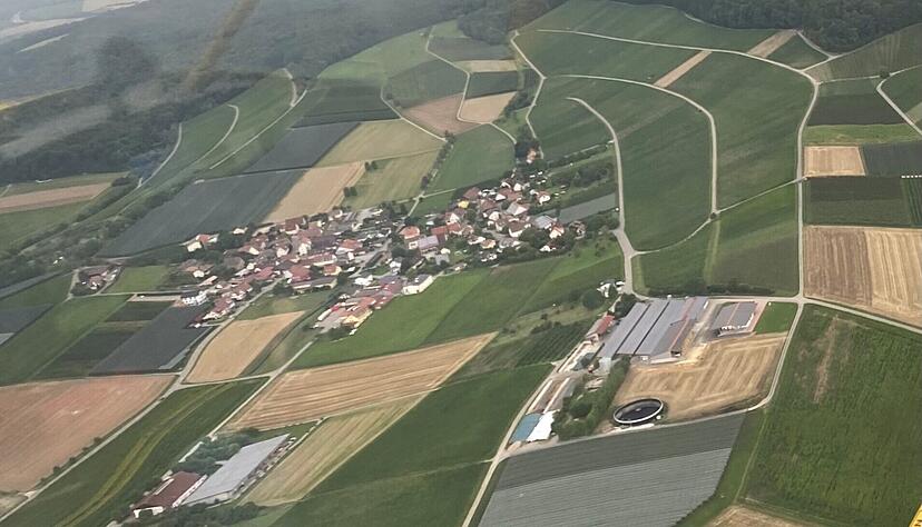 Die umstrittene Erweiterung der Hofstelle Weibler kann nach der Entscheidung des Gemeinderats von den drei Brüdern weiter verfolgt werden.
