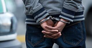 Der 23-Jährige wurde wegen Mordes zu lebenslanger Haft verurteilt. Themenfoto: dpa Der 23-Jährige wurde wegen Mordes zu lebenslanger Haft verurteilt. Themenfoto: dpa