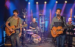 Kreatief stellt seinen Keller Künstlern zur Verfügung, so zum Beispiel jetzt für die Livestreams von Konzerten.
Fotos: Stefanie Pfäffle Kreatief stellt seinen Keller Künstlern zur Verfügung, so zum Beispiel jetzt für die Livestreams von Konzerten.
Fotos: Stefanie Pfäffle