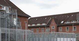 Die Abschiebehaft soll verhindern, dass Ausreisepflichtige vor einer geplanten R&uuml;ckf&uuml;hrung untertauchen. (Archivbild)