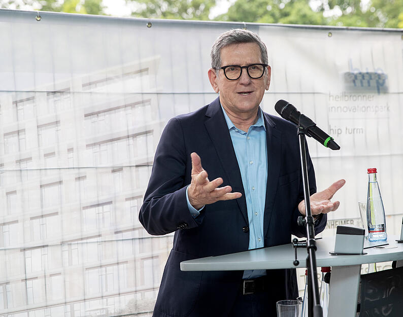 Spatenstich f&uuml;r den HIP-Turm