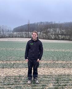 Christian Pförsich ist 25 Jahre alt und nach seinem Landwirtschaftsstudium direkt in den elterlichen Betrieb mit eingestiegen und wird ihn übernehmen. Der Hof liegt in der Gemeinde Bretzfeld. Christian Pförsich ist 25 Jahre alt und nach seinem Landwirtschaftsstudium direkt in den elterlichen Betrieb mit eingestiegen und wird ihn übernehmen. Der Hof liegt in der Gemeinde Bretzfeld.