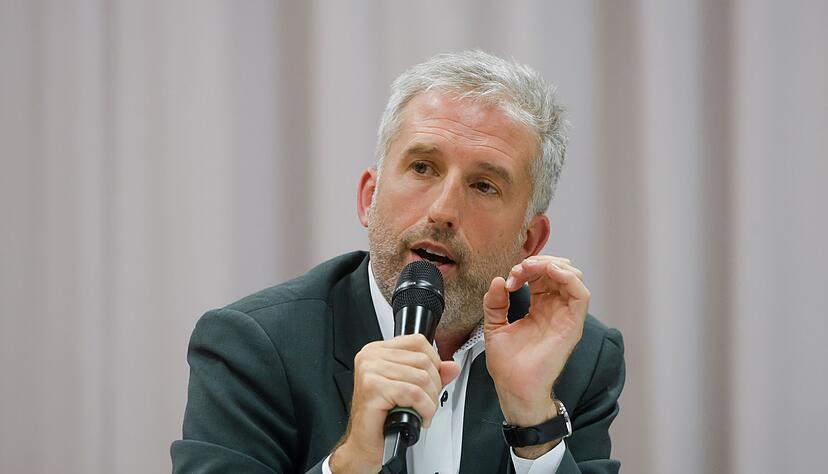 Boris Palmer versuchte, die Äußerungen seines Gegenübers zu kontern. Boris Palmer versuchte, die Äußerungen seines Gegenübers zu kontern.