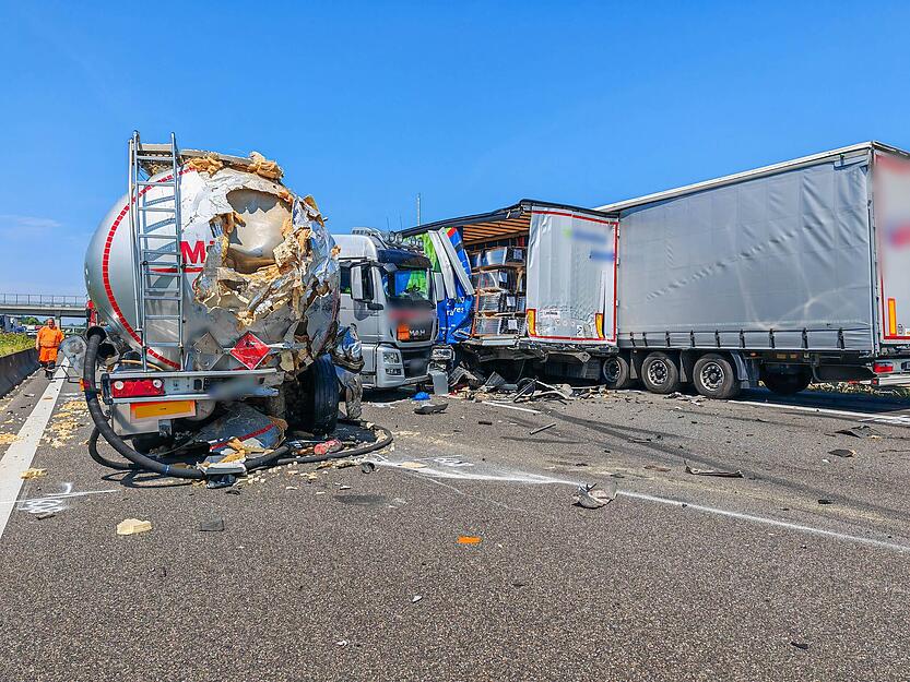 Bereits zum zweiten Mal innerhalb einer Woche hat es auf der A6 bei Sinsheim gekracht.