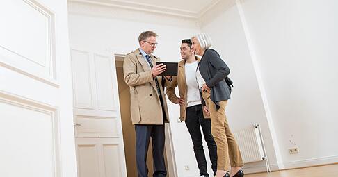 Wohnung oder Haus erworben? Dann geht zun&auml;chst auch die Wohngeb&auml;udeversicherung des Vorbesitzers auf Sie &uuml;ber.