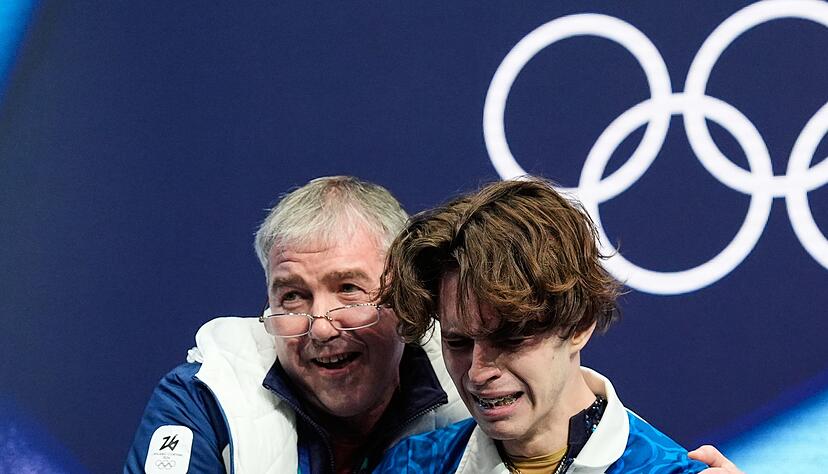 Michail Schaidorow weint vor Freude. Michail Schaidorow weint vor Freude.