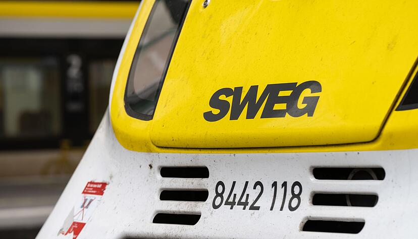 Ein Regionalexpress des Bahnunternehmens SWEG hat auf der Fahrt zwischen Mannheim und Heidelberg eine T&uuml;r verloren. (Archivbild)