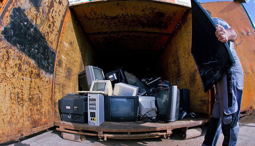 Auch alte Elektrogeräte kann man auf den Recyclinghöfen loswerden. Insgesamt muss der angelieferte Müll immer penibler getrennt werden. Auch alte Elektrogeräte kann man auf den Recyclinghöfen loswerden. Insgesamt muss der angelieferte Müll immer penibler getrennt werden.