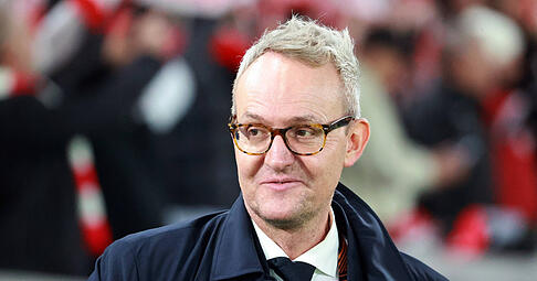 VfB-Vorstand Alexander Wehrle hat auf den "Idioten"-Spruch von Karl-Heinz Rummenigge reagiert.