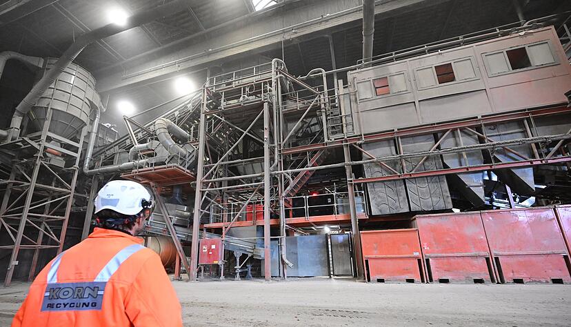 Laut einem Bericht des Fraunhofer-Instituts IIS kommt es in deutschen M&uuml;ll- und Sortieranlagen j&auml;hrlich zu mehr als 10.000 Feuern.