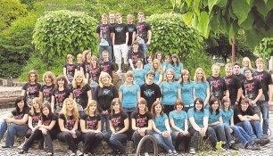 Ob t&uuml;rkisfarbenes oder schwarzes T-Shirt: Die Leistungen der Abschlussklassen an der Realschulklasse waren f&uuml;r die Pr&uuml;fer &uuml;berzeugend.Foto: privat