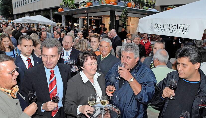 Der Drautz-Able-Stand, in den 2014 Kistenmacher-Hengerer einstieg, zog auch Prominente an, nicht zuletzt durch den einstigen Patron Richard Drautz. Der Drautz-Able-Stand, in den 2014 Kistenmacher-Hengerer einstieg, zog auch Prominente an, nicht zuletzt durch den einstigen Patron Richard Drautz.