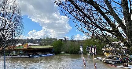 In Möckmühl steht der Festplatz unter Wasser. In Möckmühl steht der Festplatz unter Wasser.