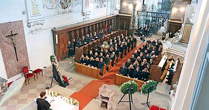 Gedenken an Alexandra Freifrau von Berlichingen-Jagsthausen bei der Trauerfeier in der Klosterkirche Schöntal. Die Beisetzung fand am Dienstag statt.
Fotos: Ralf Seidel