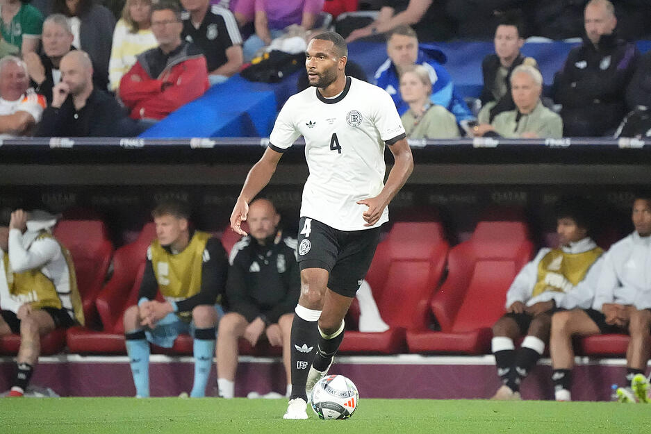 Jonathan Tah: Zwei kleinere Fehler ohne Folgen in der Anfangsphase. Beim 1:1 sah die ganze Abwehr schwach aus. Machte nicht den stabilsten Eindruck als Abwehrchef. Note: 4