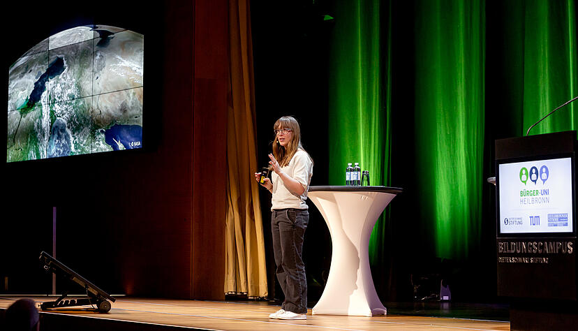 Die angehende Astronautin Insa Thiele-Eich spricht auf dem Heilbronner Bildungscampus über Frauen im Weltall und das harte Training im Ausbildungsprogramm. Die angehende Astronautin Insa Thiele-Eich spricht auf dem Heilbronner Bildungscampus über Frauen im Weltall und das harte Training im Ausbildungsprogramm.