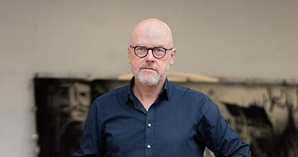 Der niederl&auml;ndische Zeichner&nbsp;Marcel van Eeden in seinem Atelier.