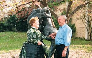 Maria Ganski in Edecker Tracht mit ihrem Ehemann Michael bei einem Heimattreffen 2006 in Lauffen. Maria Ganski in Edecker Tracht mit ihrem Ehemann Michael bei einem Heimattreffen 2006 in Lauffen.