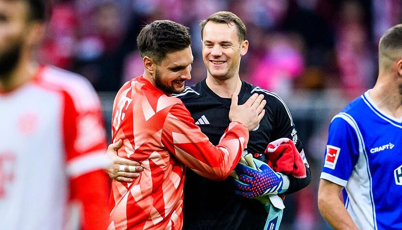 Sven Ulreich (r) ist beim FC Bayern der Ersatztorwart für Manuel Neuer.