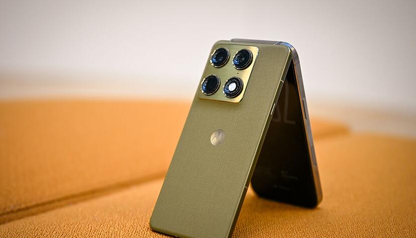 Knapp 8 Millimeter ist das Motorola Signature dick - mit Ausnahme des Kamerabuckels.