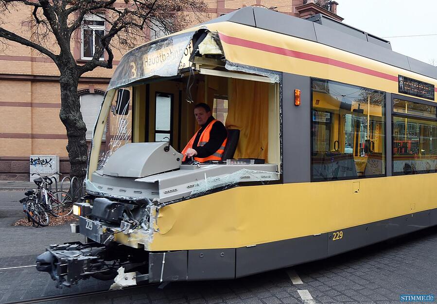 Straßenbahn-Unfall in Karlsruhe | 28.11.