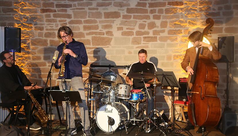 Am Samstag, 18. Oktober wird Eppingen wieder Eldorado für Fans improvisierter Klänge: Jazz in der Altstadt steigt auf sechs Bühnen. Am Samstag, 18. Oktober wird Eppingen wieder Eldorado für Fans improvisierter Klänge: Jazz in der Altstadt steigt auf sechs Bühnen.